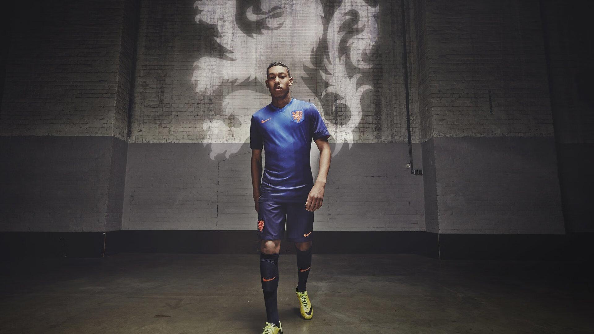 乔-科尔忆蓝军旧事,穆帅激将法点燃斯坦福桥,铁血逆转铸就欧冠经典